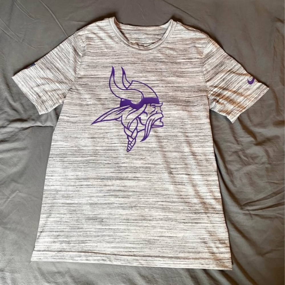 🏈Nike NFL Minnesota Vikings Dri-Fit Tee. Women’s Medium.🏈
